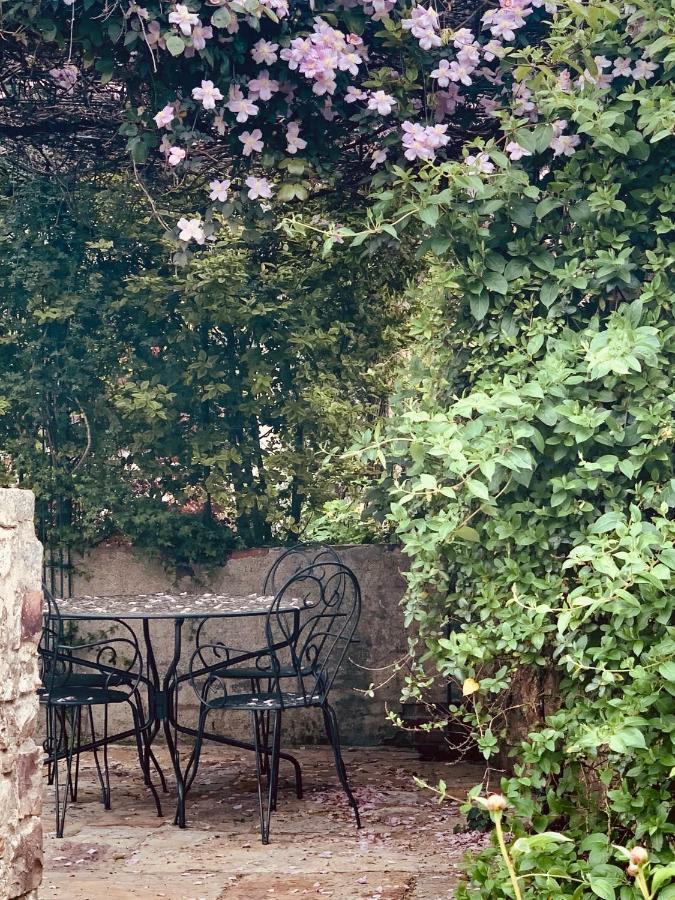 Bed and Breakfast Coté jardin Sainte-Suzanne  Exterior foto
